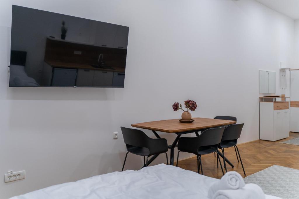 One-Bedroom Apartment – view 1