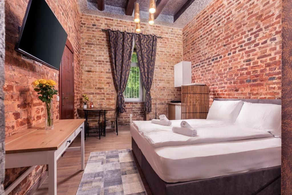 Double Room with Garden View at Villa Sofia